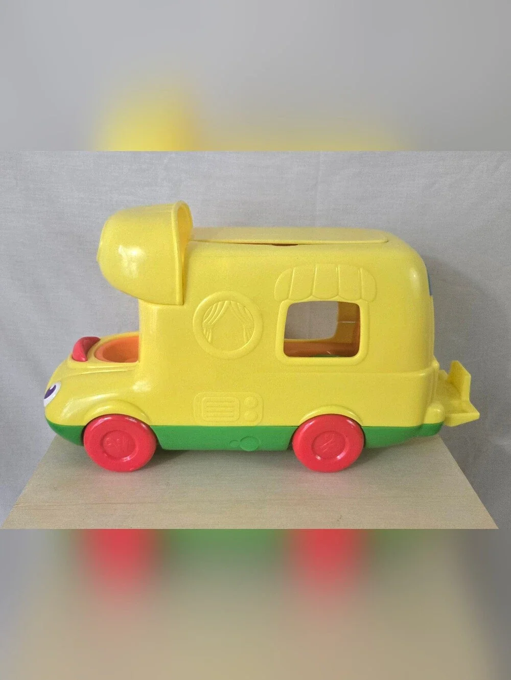 Vintage 2004 Playskool Weebles Weegoaway Yellow Musical Camper RV Van Toy WORKS!